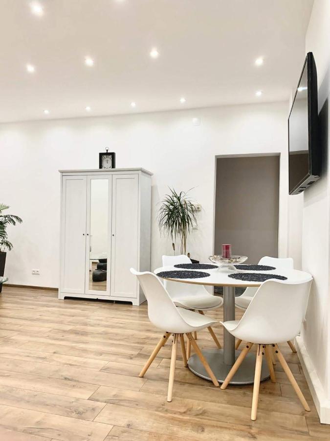Lux Apartment Wenen Buitenkant foto